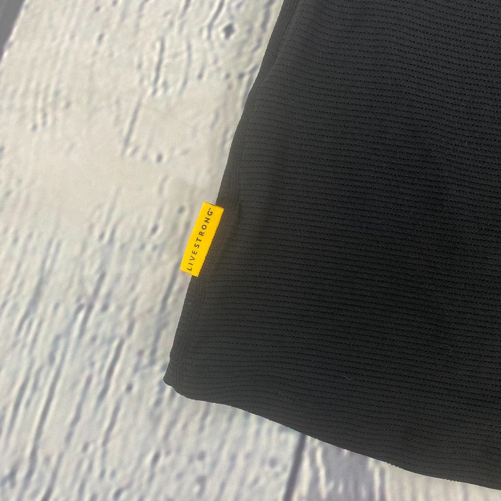 Nike Livestrong with Built In Bra Tank Top Black - Picture 3 of 8